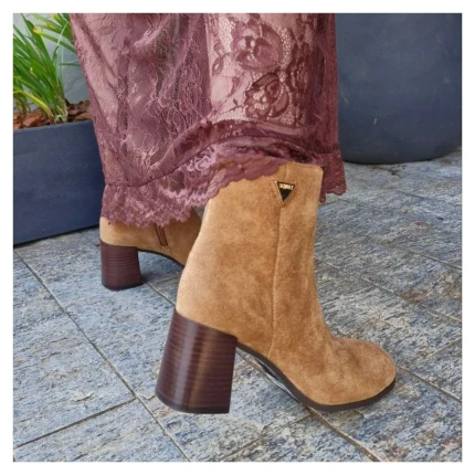 Bota Nobuck Schutz