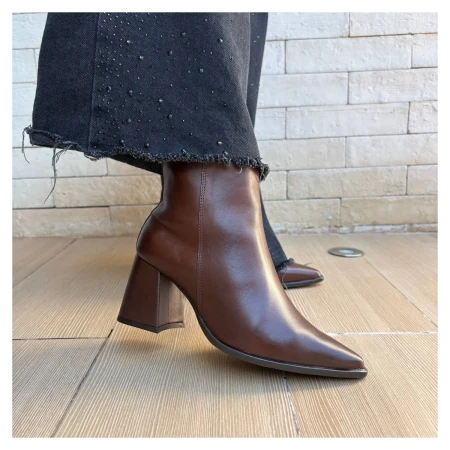 Bota Klaus Cristina