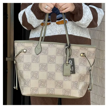 Bolsa Monograma Grande WJ