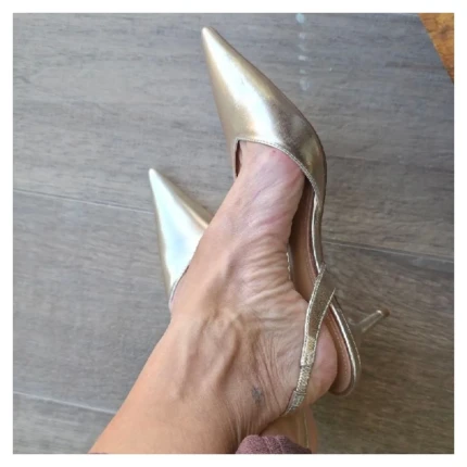 Scarpin Dourado Arezzo