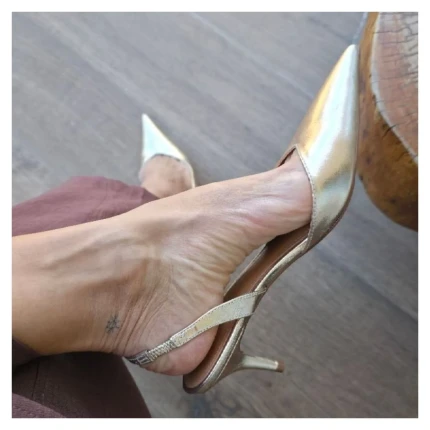 Scarpin Dourado Arezzo