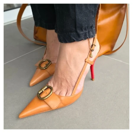 Scarpin Salto Vermelho Schutz