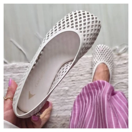 Sapatilha Off-White Carrano
