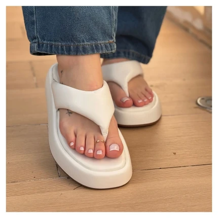 Flat Thong Carrano