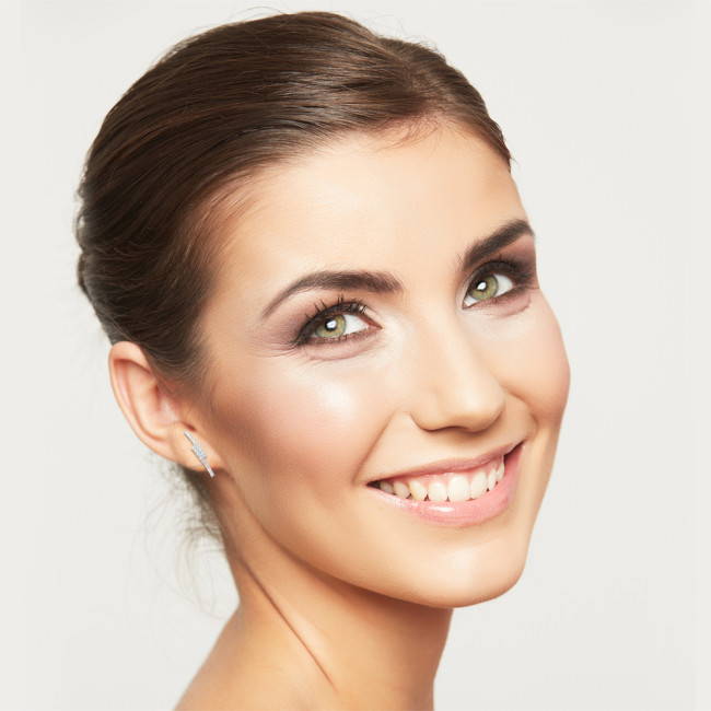 Brinco Prata Ear Hook Cravejado 