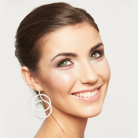 Brinco Prata Leve Dois Elos Lisos Vazados  