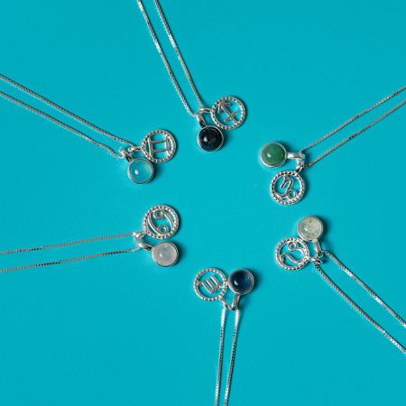 Gargantilha Prata Signo Câncer e Pedra Natural Quartzo Rosa