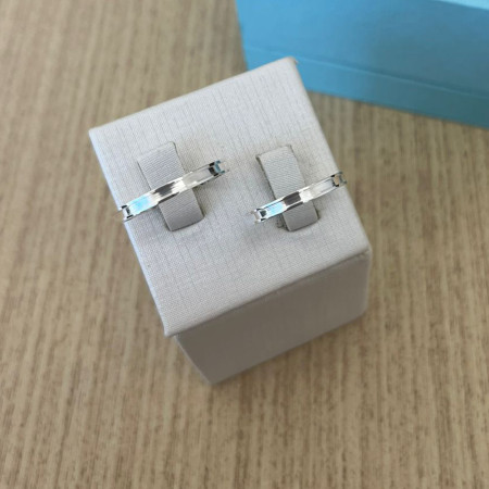 Aliança de Compromisso Prata Quadrada c/ Friso Liso / 2,4mm (Valor da unidade)