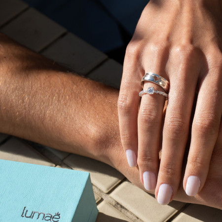 Anel Prata Solitário 4mm Cravejado Lateral