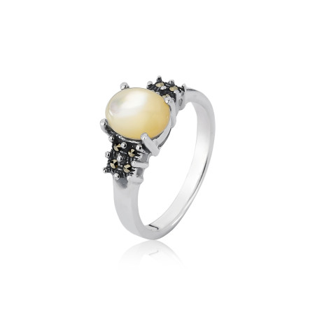 Anel Prata Madrepérola Oval c/ Lateral Marcassita