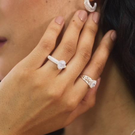 Anel Prata Zircônia Navete Borda Cravejada c/ Aro Lateral Vazada Renda Italiana