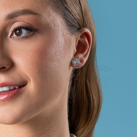 Brinco Prata c/ Ródio Fixo Quadrado c/ Borda Cravejada