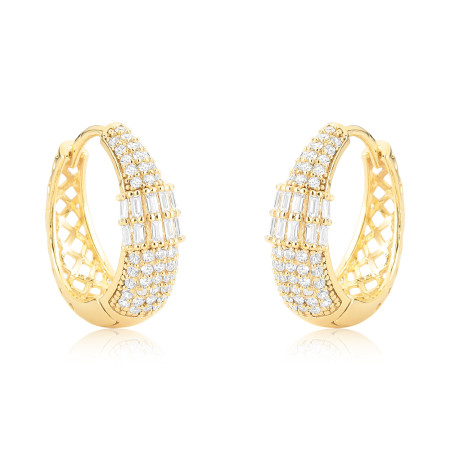 Argola Click Cravejada c/ Detalhe Central Zircônias Baguete Folheada a Ouro 18k