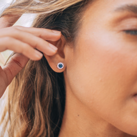 Conjunto Prata c/ Ródio Redondo Zircônia Safira Borda Cravejada Sol