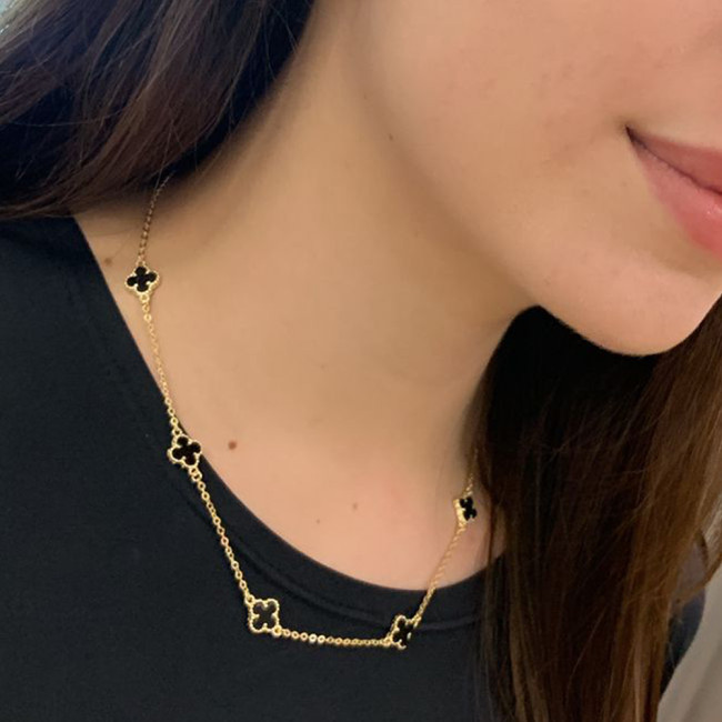 Gargantilha Cartier Trevo Acrílico Preto Folheada a Ouro 18k