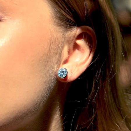 Brinco Prata Redondo Pedra Natural Topázio Azul Embutido