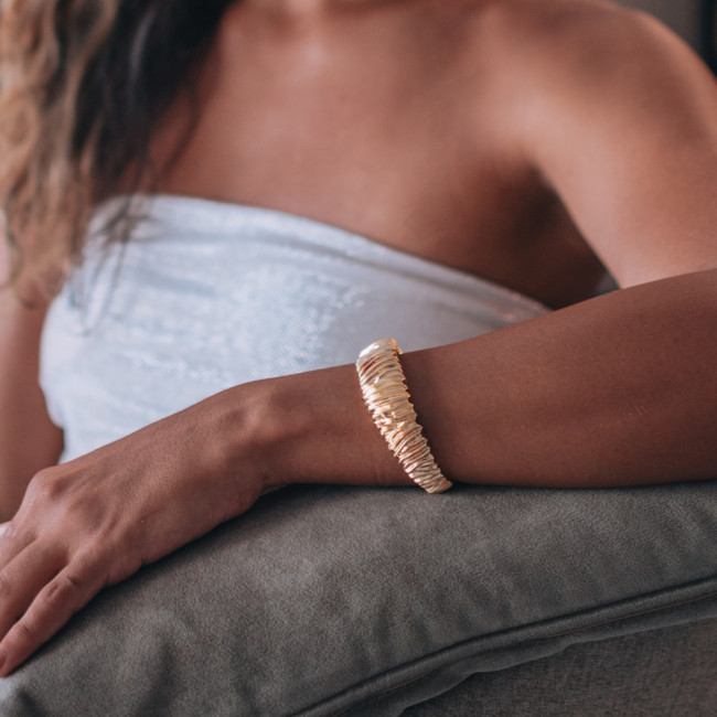 Bracelete Aberto Liso Gomos Folheado a Ouro 18k