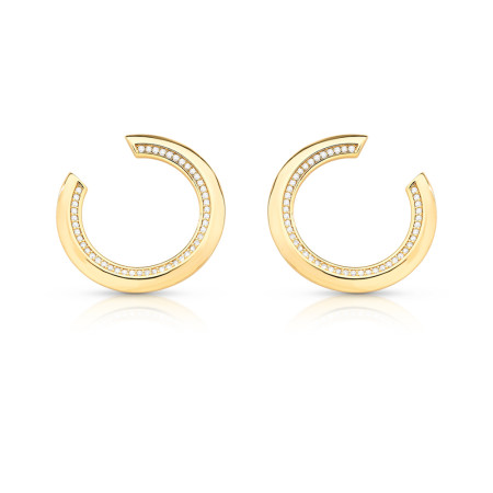 Brinco Fixo "C" Liso c/ Linha Cravejada Folheado a Ouro 18k