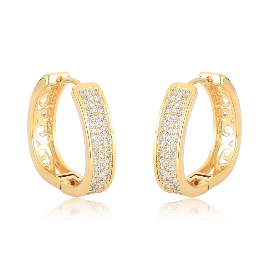Argola Click Triangular Três Fileiras Cravejadas 21mm Folheada a Ouro 18k