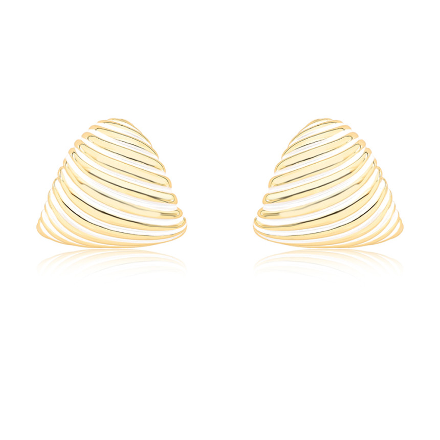Brinco Gancho Triângulo Trabalhado Linhas Resina Branca Folheada a Ouro 18k