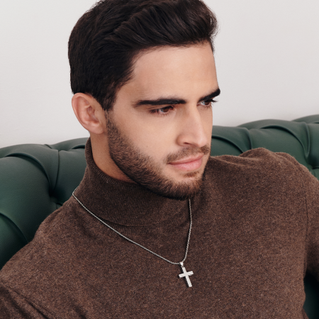 Pingente Prata Crucifixo Liso Lateral c/ Resina Envelhecida Cruz de Malta