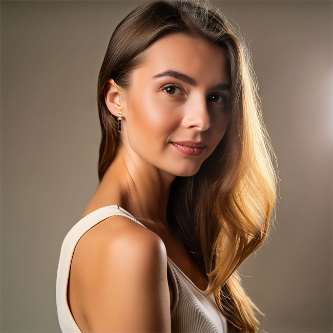 Brinco Riviera Baguete Negra Suspensa Folheado a Ouro 18k