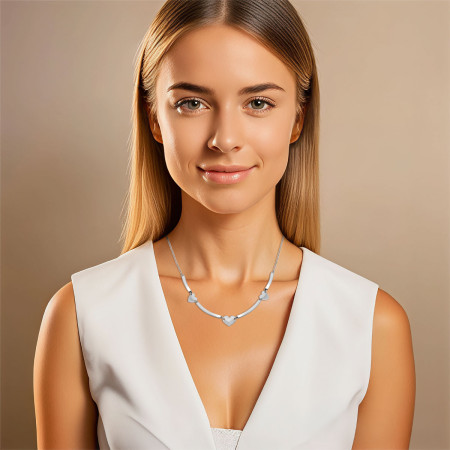 Gargantilha Prata Leve Corações Lisos e Tubos Quadrados