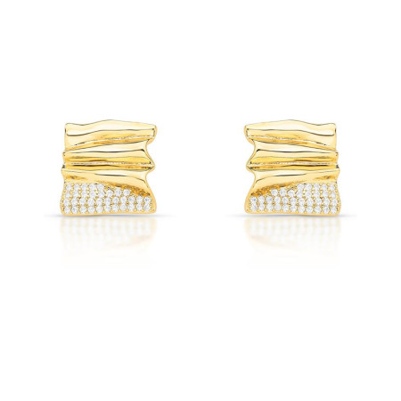 Brinco Fixo Quadrado Efeito "Amassado" Cravejado Folheado a Ouro 18k