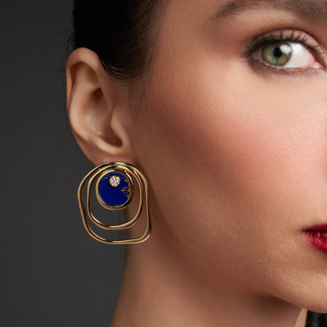 Brinco Melt Vazado Lápis Lazúlli c/ Detalhe Cravejado Folheado a Ouro 18k