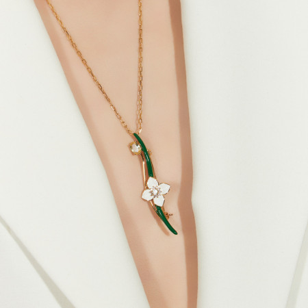 Colar / Broche Flor Branca 60cm Folheado a Ouro 18k