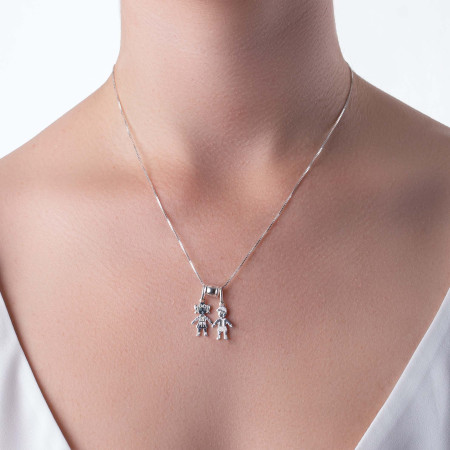 Pingente de Prata Menina Desenhada