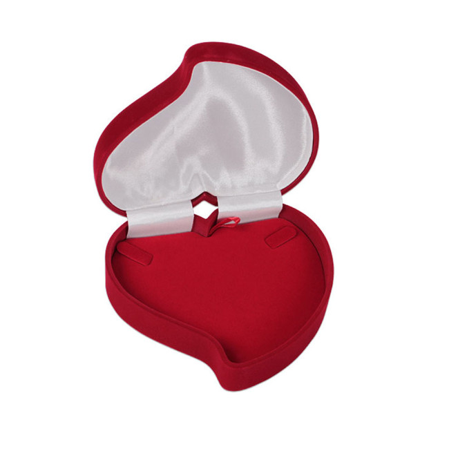 Estojo Veludo Vermelho Coração Grande Colar