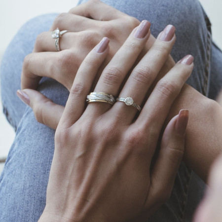 Aliança de Compromisso Aço Diamantada c/ Dois Filetes de Ouro / 6,5mm (Valor da unidade)