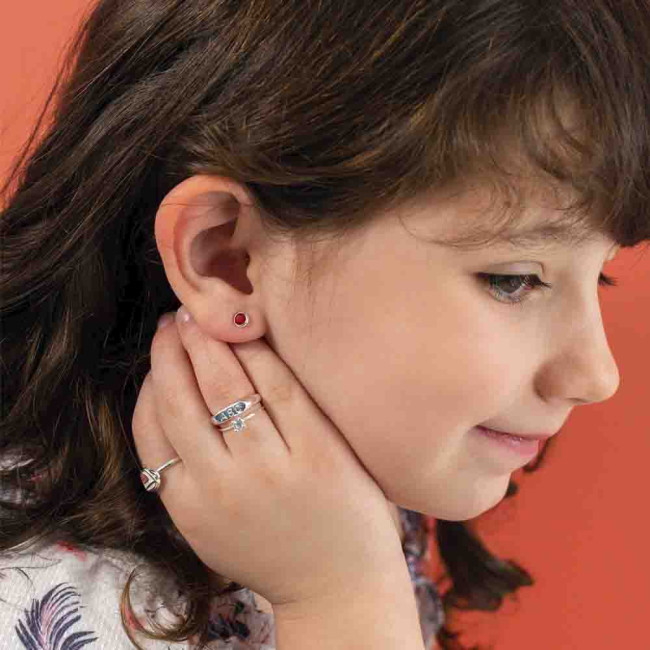 Brinco de Prata Fixo Cristal Vermelho Embutido 4mm