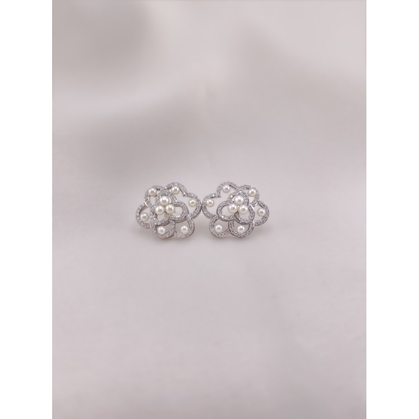 Brincos Perolas Baby e Diamantes