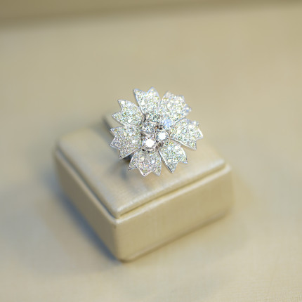 Anel Flor com Diamantes