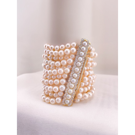 Pulseira de pérolas e diamantes