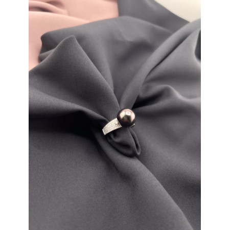 Anel em Ouro Branco com Diamantes e Pérola Negra