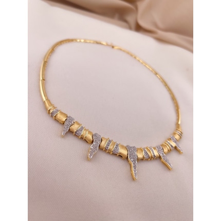 Colar Estilizado com Diamantes