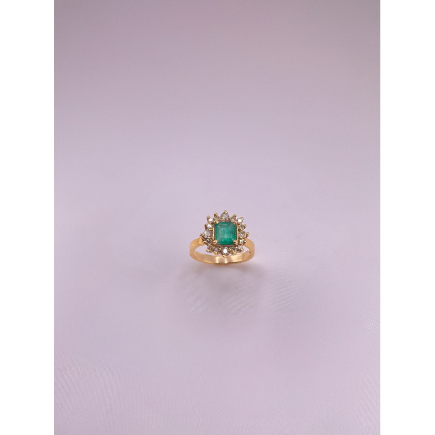 Anel Esmeralda e Diamantes