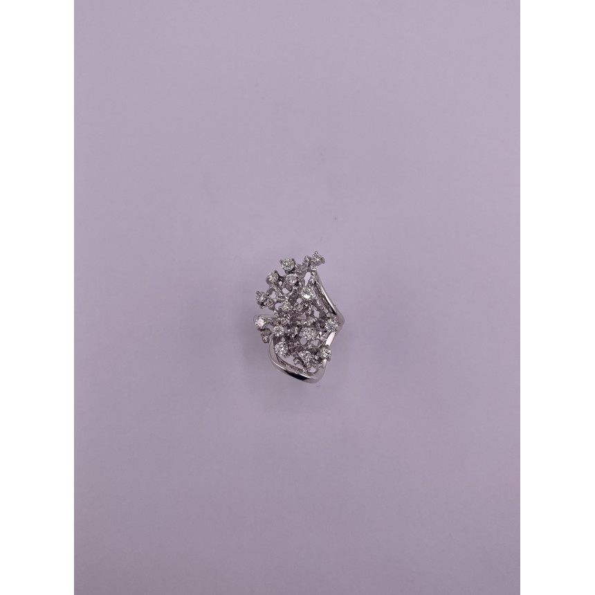 Anel com Diamantes