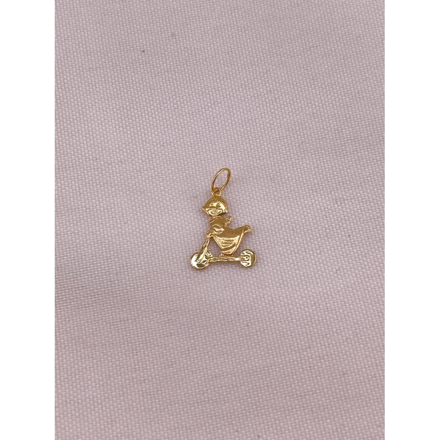 Pingente Menina