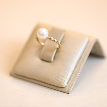 Anel com Pérola e Diamantes