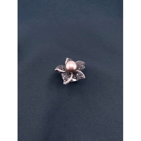 Anel Flor com Diamantes e Pérola Negra