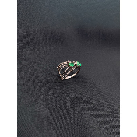Anel de Esmeraldas e Diamantes Negros