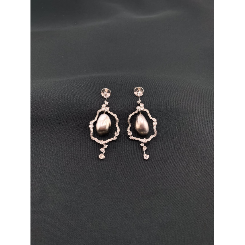 Brincos com Pérola e Diamantes