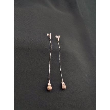 Brincos Alongados com Diamantes