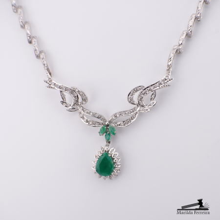 Gargantilha com Esmeralda e Diamantes