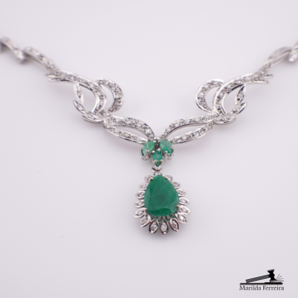 Gargantilha com Esmeralda e Diamantes