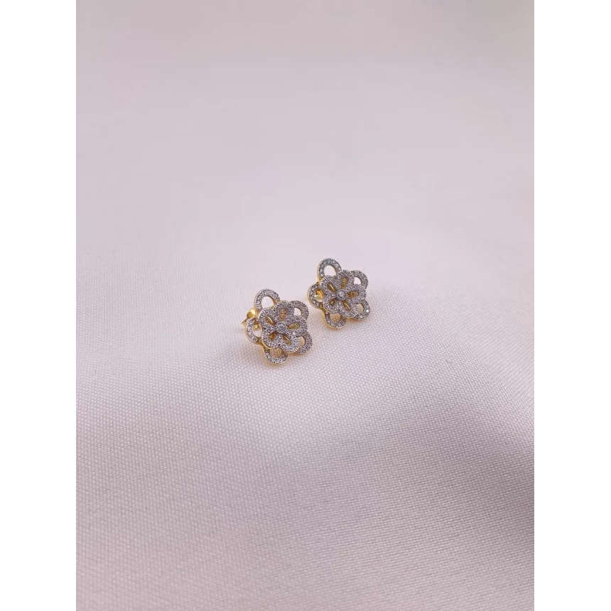 Brincos Flor de Safiras Brancas